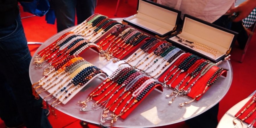 Bu tesbih meteor taşından yapıldı