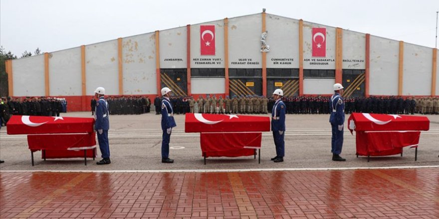 Kazada yaşamını yitiren komandolar için tören