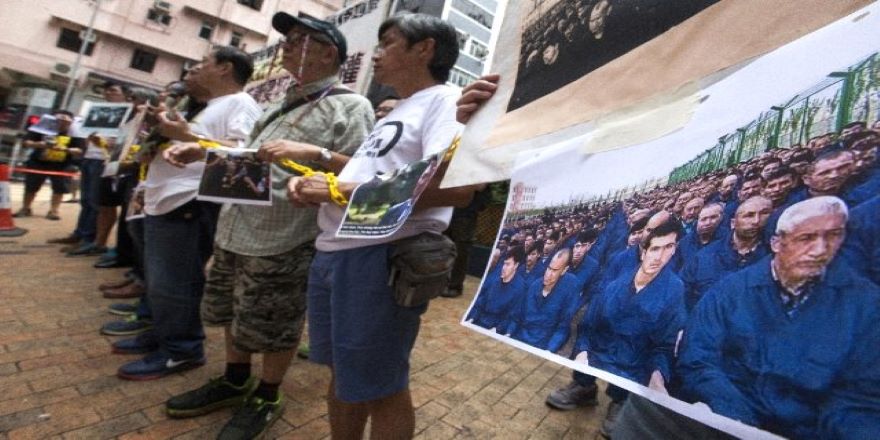 Çin, Batılı Diplomatları Sincan'a Götürüyor