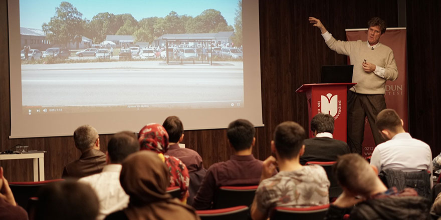 İsveçli Prof. Ringmar: Ezan sadece Müslümanları değil tüm İsveçlileri çağırıyor