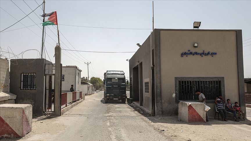 İsrail Gazze'ye açılan sınır kapılarını kapattı