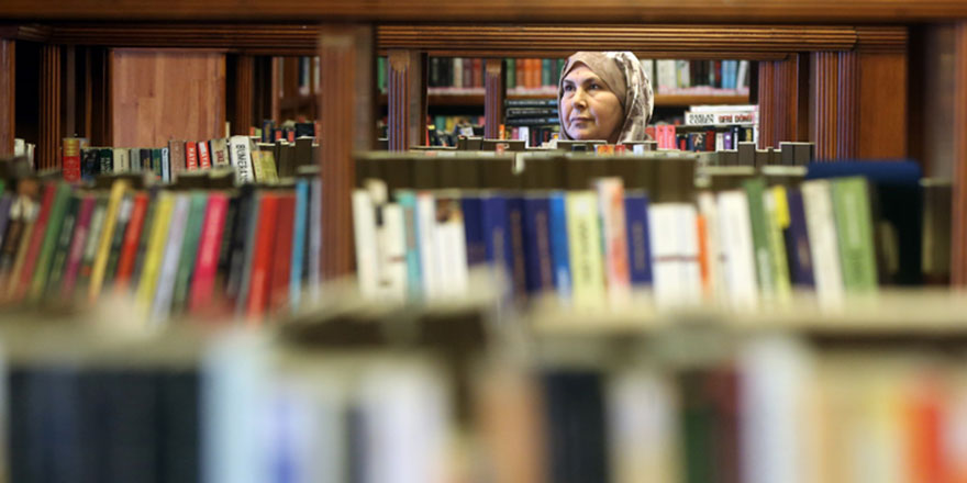 Bir yılda okuduğu 200 kitapla 'Sıradışı Okur' ödülünü kazandı