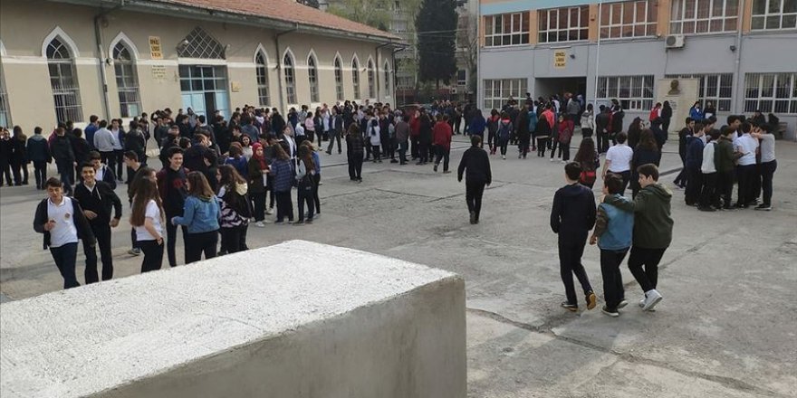 Acıpayam'da artçı sarsıntılar nedeniyle eğitime iki gün ara verildi