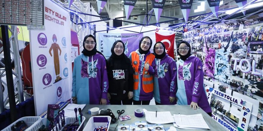 Türk liseleri New York'ta robot yarışmasında boy gösteriyor