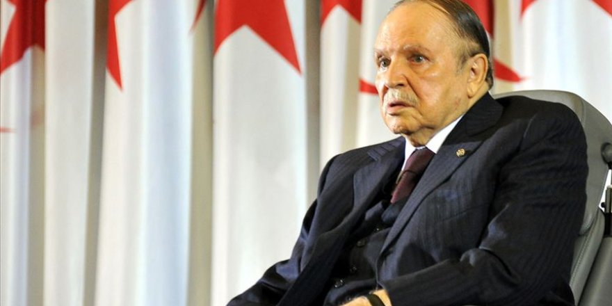 Buteflika için çember daralıyor