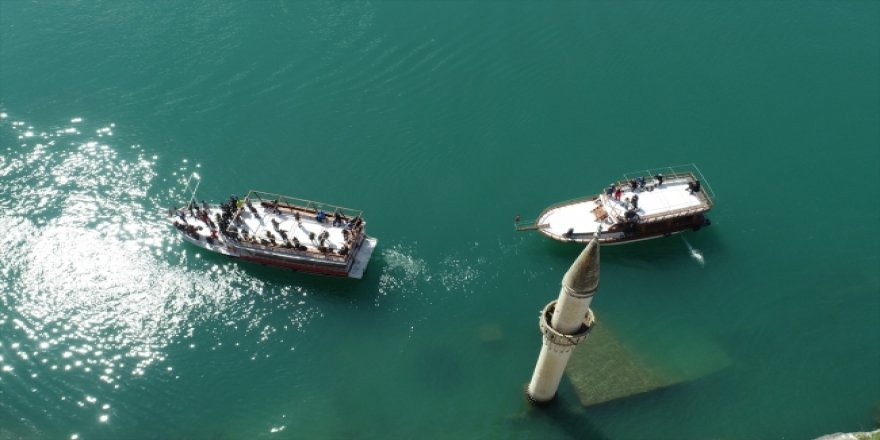 Sular altında kalan "Savaşan Köyü" cazibe merkezi oluyor