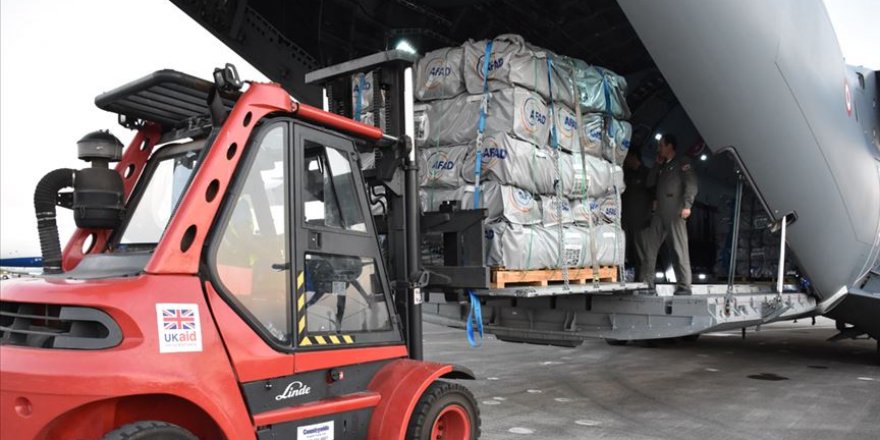 Türkiye'den Mozambik'e uçak dolusu yardım