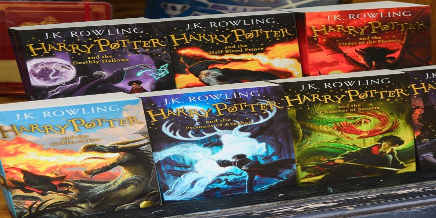 Polonya'da katolik rahipler Harry Potter kitaplarını yaktı