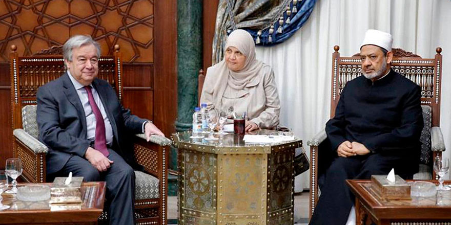 BM, Yeni Zelanda taziyesi için Ezher'i tercih etti