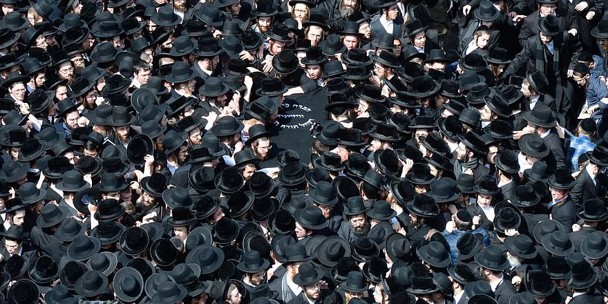 Yahudi cenazesi: Cep telefonuna dokunan tabuta el sürmesin!