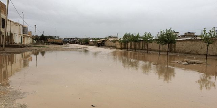 Afganistan'da sel 14 kişi öldü