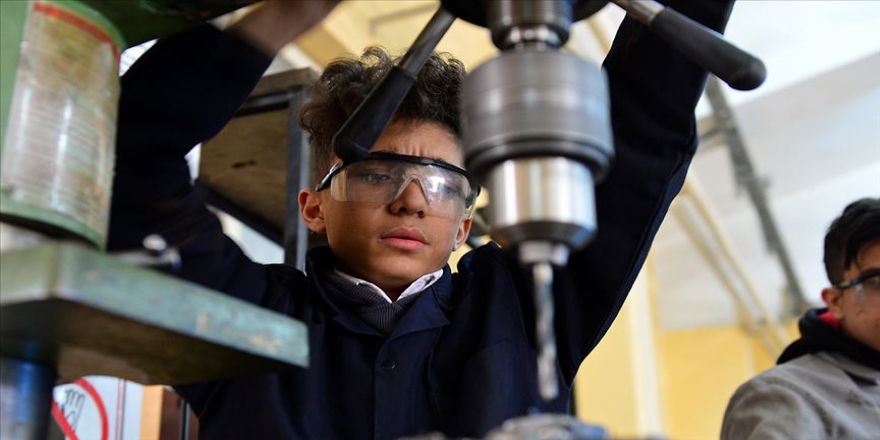 Meslek liseleri ekonomiye 10 ayda 217 milyon lira kazandırdı