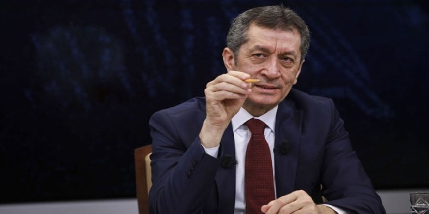 Milli Eğitim Bakanı Selçuk: 'Okullar açılmasın' demek...