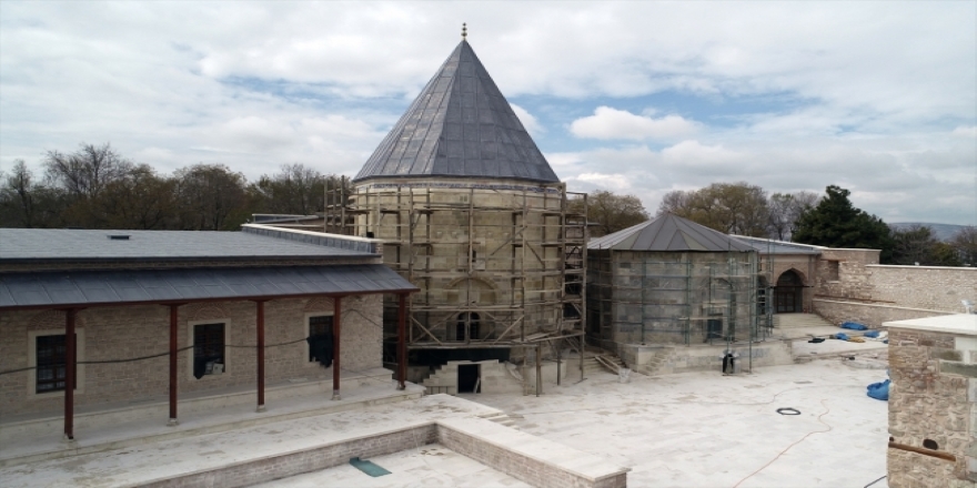 Ecdat yadigarı eserler aslına uygun olarak yenileniyor