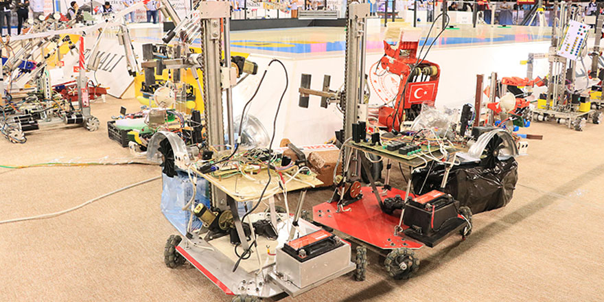 Türkiye'de 13. Uluslararası Robot Yarışması heyecanı