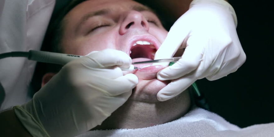 Türkiye 100 bin turistin dişinden 50 milyon dolar kazandı