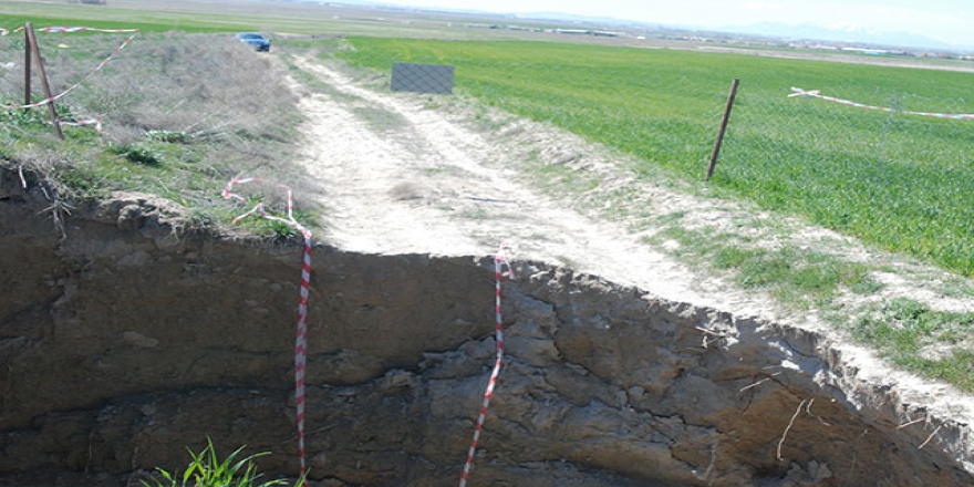 Konya'da yine obruk oluştu