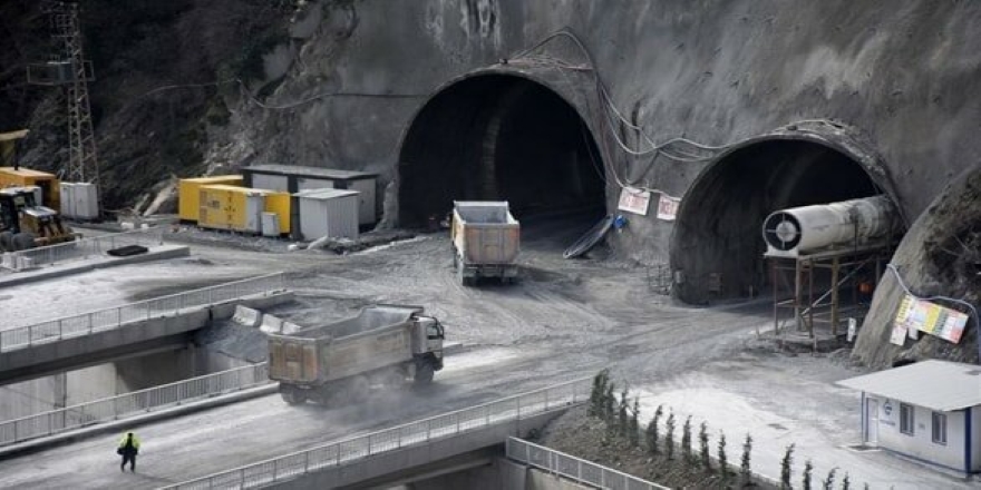 Yeni Zigana Tüneli'nde yüzde 55 seviyesine ulaşıldı, ışık 2020'de görülecek