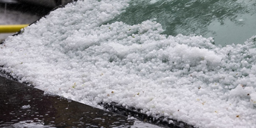 Ankara doluyla beyaza büründü