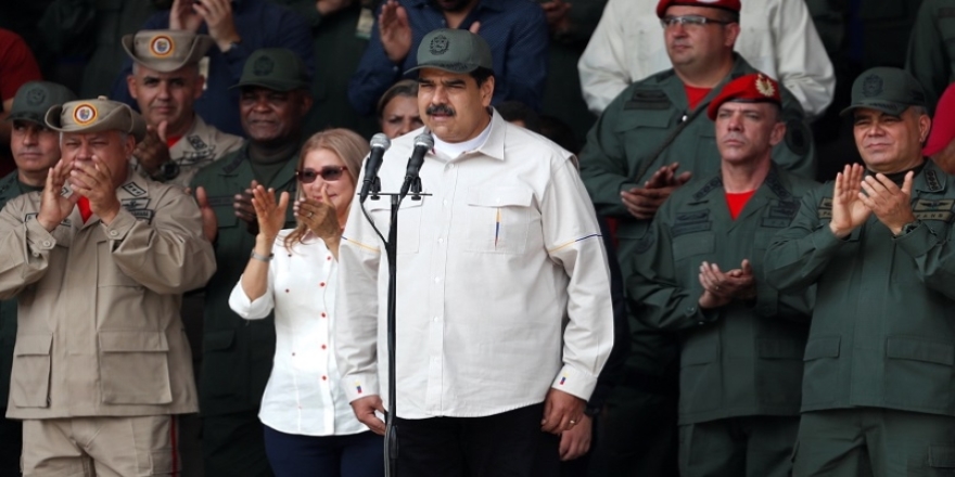 Maduro'dan gövde gösterisi