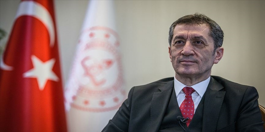 Bakan Selçuk 1 milyon öğretmene seslendi