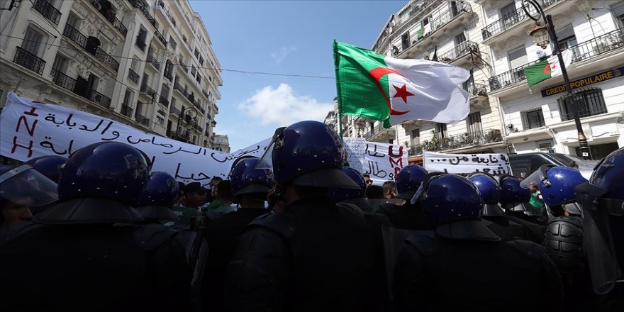 Krizin çözümü için tüm seçenekleri değerlendiriyoruz