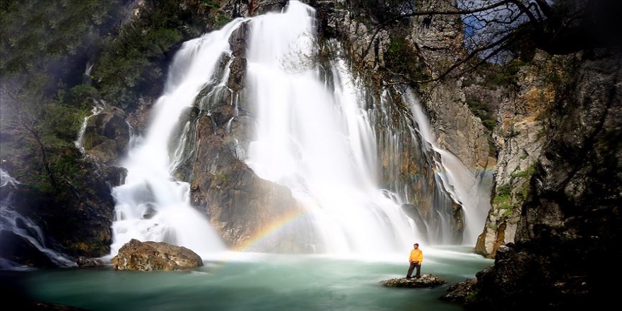 Orta Toroslar'ın "saklı bir cennet" edasıyla: Uçansu Şelalesi
