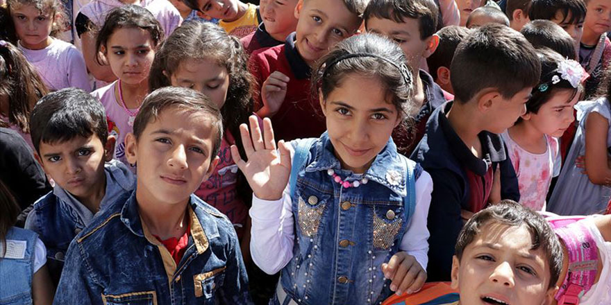 Kardeş sayısı fazla olan çocuklar daha başarılı