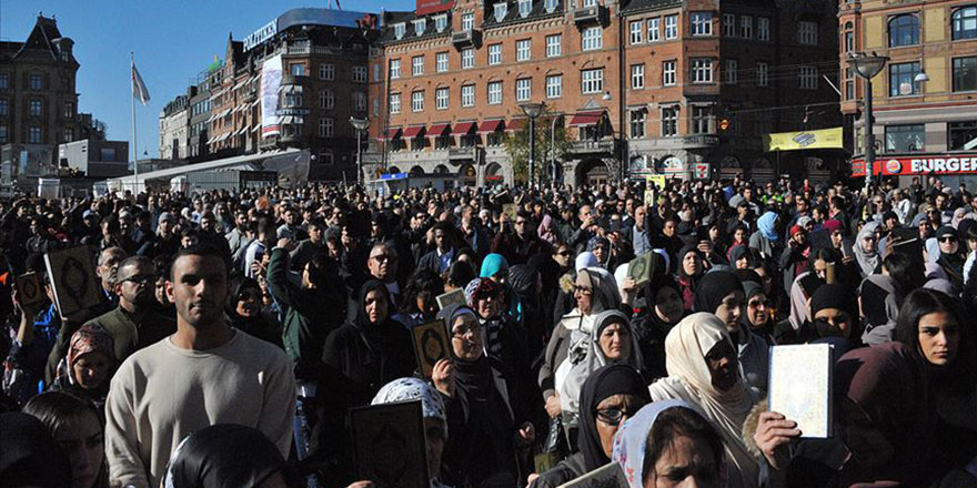 Danimarka'da tekbirli Kur'an yürüyüşü