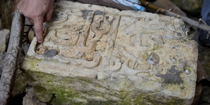 Mardin'de 600 yıllık medreseye ait vakfiye bulundu