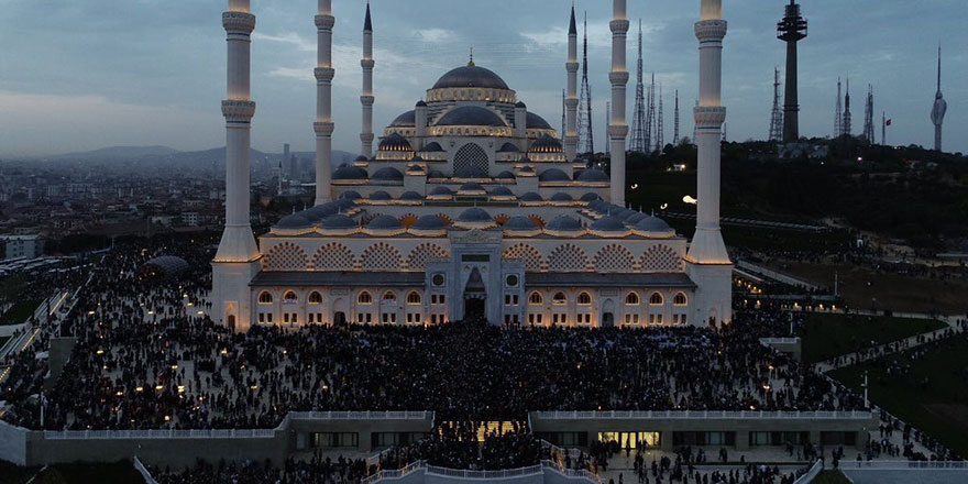 Büyük Çamlıca Camisi'nde 'Üç Ayları Karşılama' programı