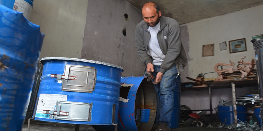 Atık varilleri soba yapıp ekonomiye kazandırıyor