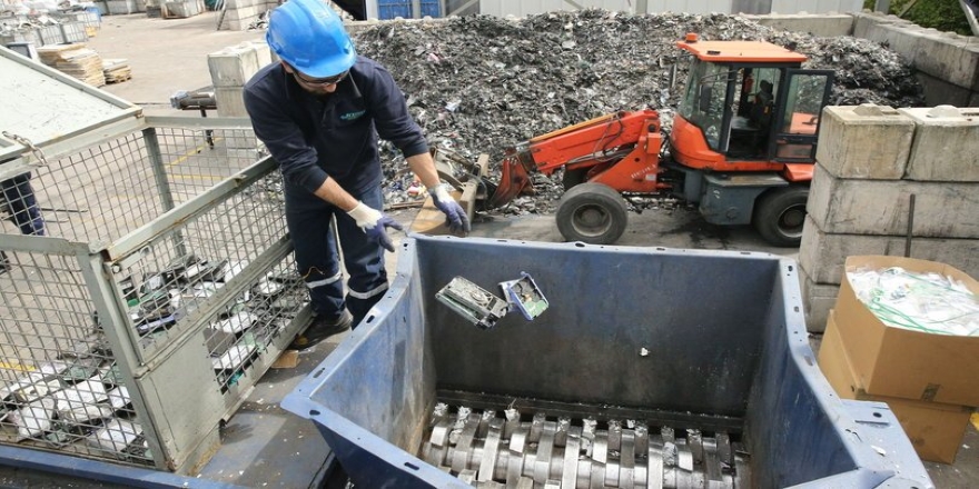 Elektronik atıklardan 'altın' kazanım