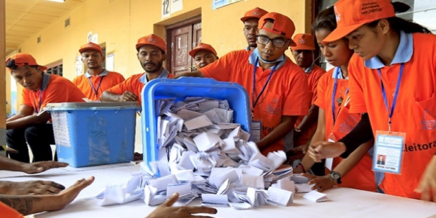 Endonezya seçimlerinde 270’ten fazla görevli yorgunluktan öldü