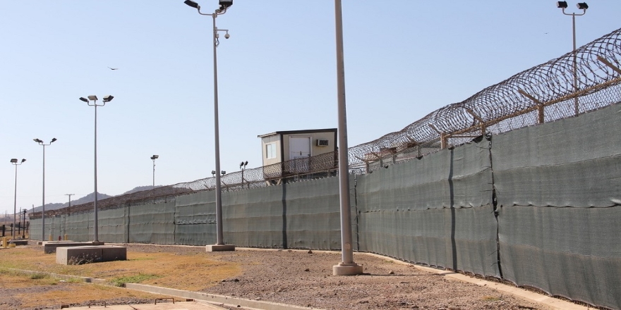 Guantanamo Hapishanesinin komutanı görevden alındı