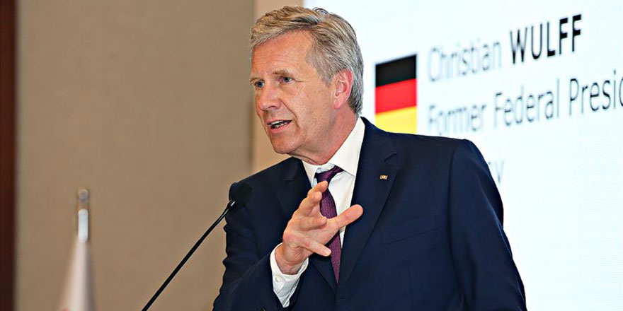 Eski Almanya Cumhurbaşkanı: Bütün Müslümanlara ve Türklere şükran duyuyorum