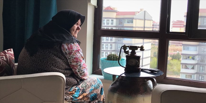 Ayşe teyzenin dünyası 65 yıl sonra görmeye başladı