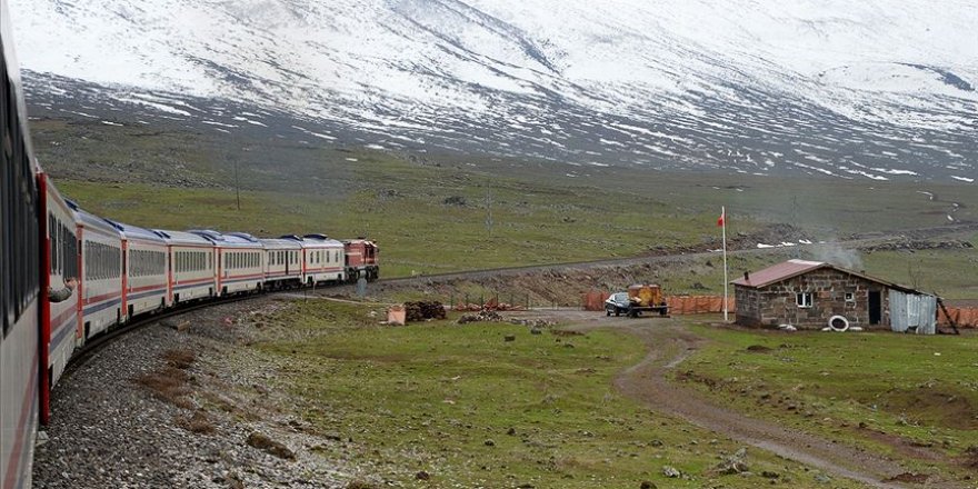 Doğu Ekspresi ile iki yılda 270 bin 811 yolcu seyahat etti
