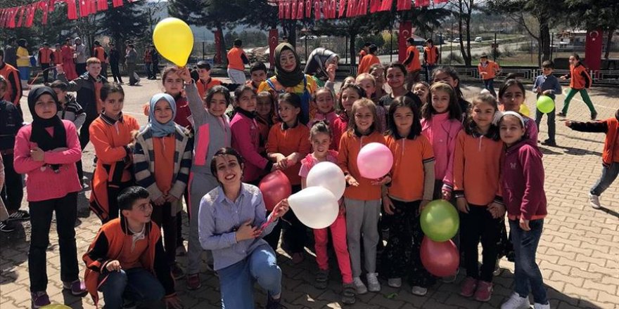 Köydeki çocuklara unutulmaz bir gün yaşattılar
