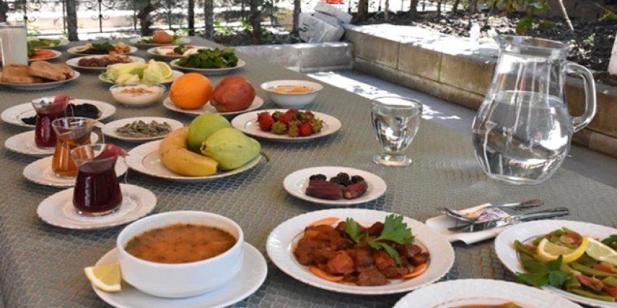 Sağlık Bakanlığı örnek Ramazan sofrası hazırladı