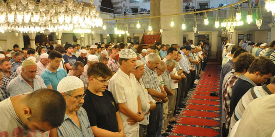 İstanbul'un 30 camisinde 'enderun usulü teravih' kılınacak