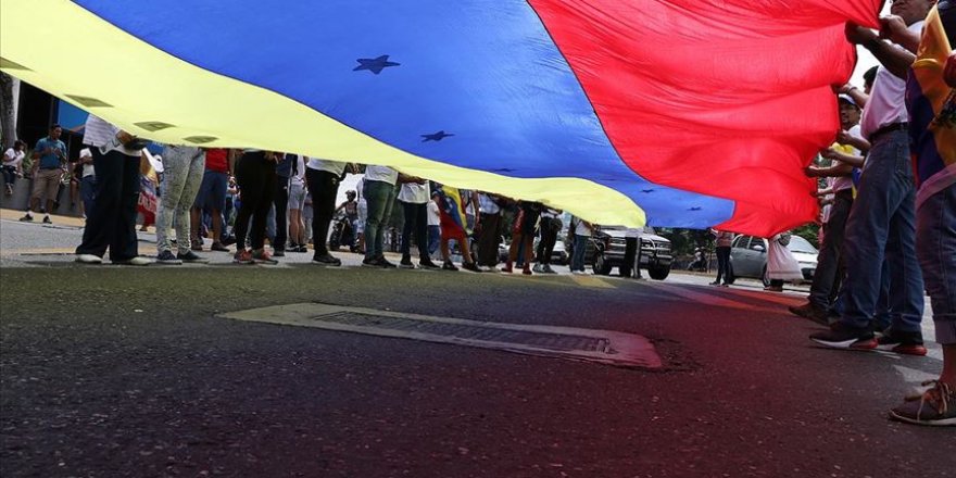 'Venezuela'ya yönelik baskı ve ambargo siyaseti sürecek'