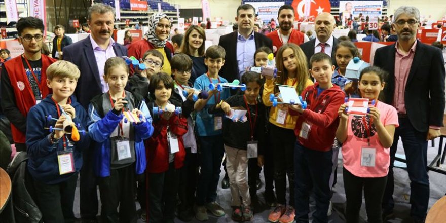 Gençler 'teknoloji yıldızı' olmak için hünerlerini sergiledi