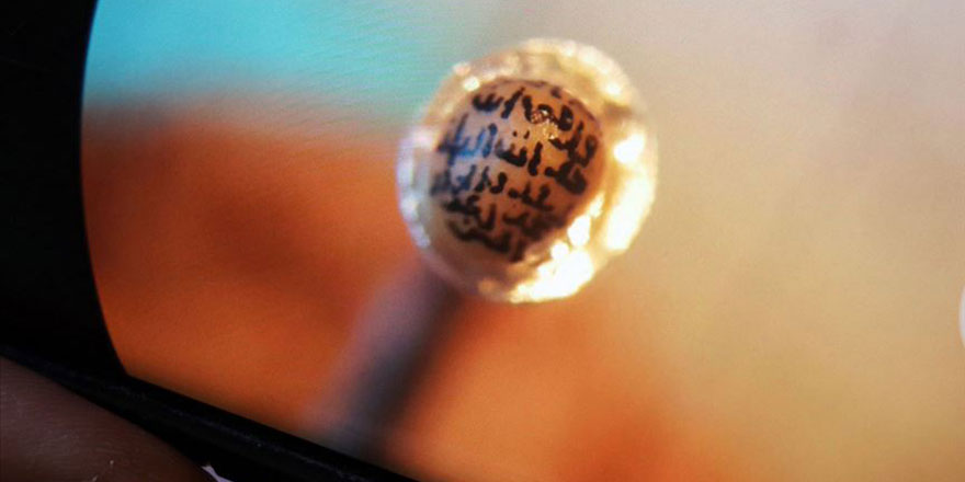 İncir çekirdeğine İhlas suresini yazdı