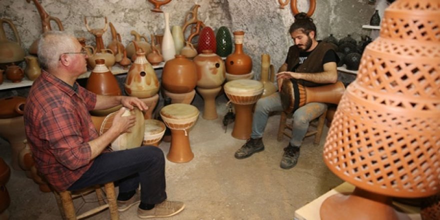 Nevşehirli çanak ustası toprağa ses veriyor