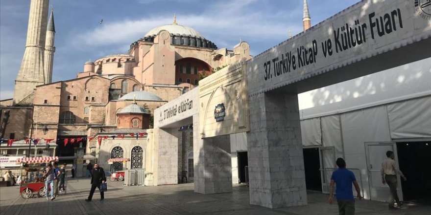 Dini Yayınlar Fuarı için Sultanahmet kararı