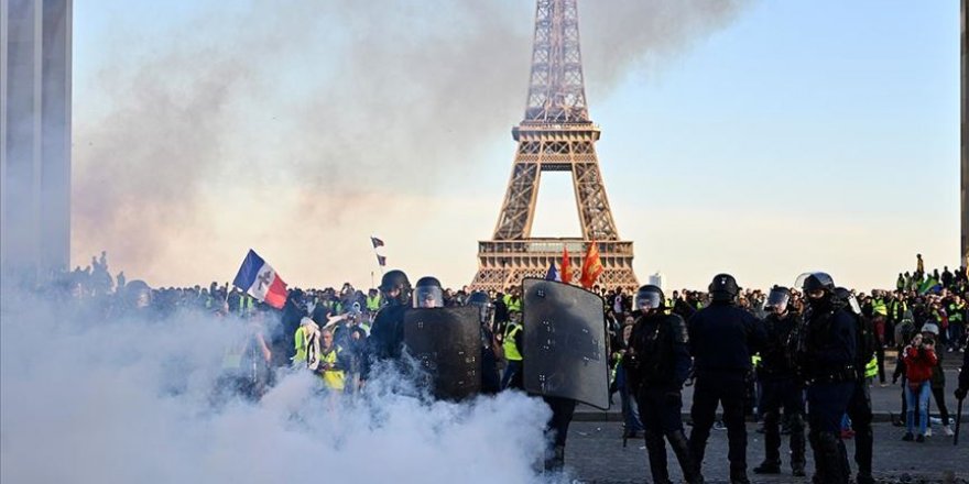Fransa turizmine sarı yelekliler şoku