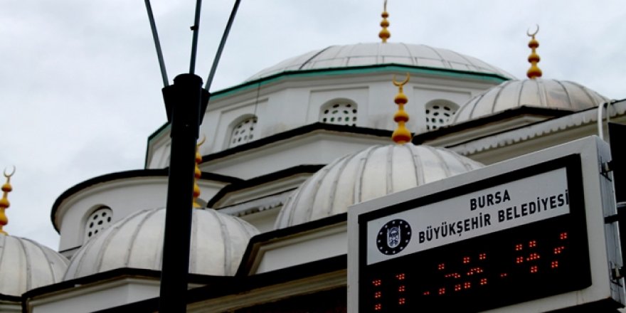 Erken ezan iddiası ilçede sorun oldu