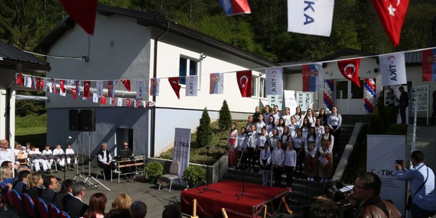 Sırbistan'da eğitime TİKA damgası