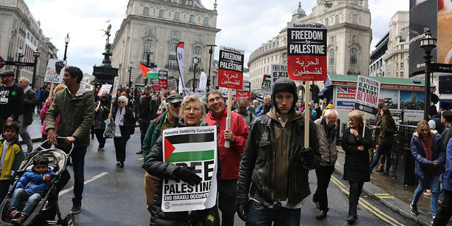 Londra'da Filistin için yürüyüşü: İsrail soykırım yapıyor